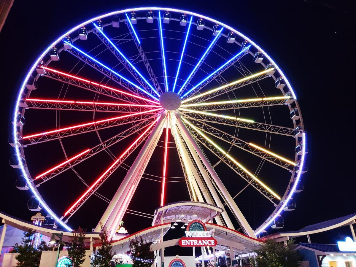 Rock Of Ages, Hot Tub, Game Room, Wifi, 1089 Free Tickets Each Paid Day, Dollywood And More Pigeon Forge Exterior photo